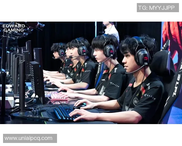 电竞比分世界大师赛中FPX团队经验表现的深度分析与点评 电竞比分世界大师赛中FPX团队经验表现的深度分析与点评