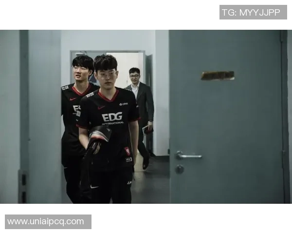 世界大师赛解析LNG战队的耐力表现与战术调整分析实时新闻 世界大师赛解析LNG战队的耐力表现与战术调整分析实时新闻